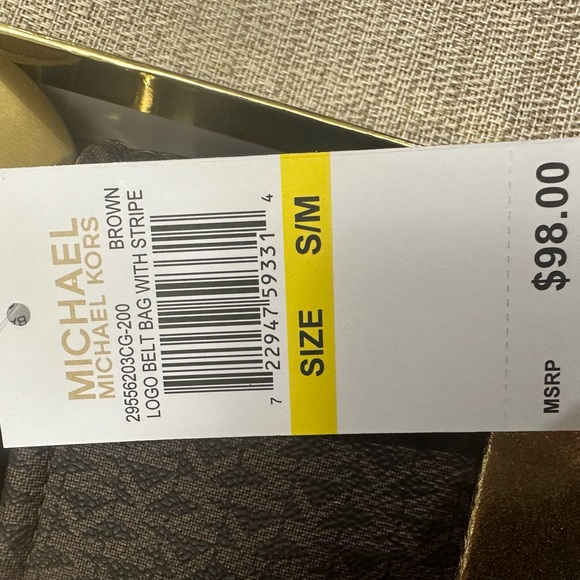 Michael Kors adjustable belt bag - Picture 7 of 8